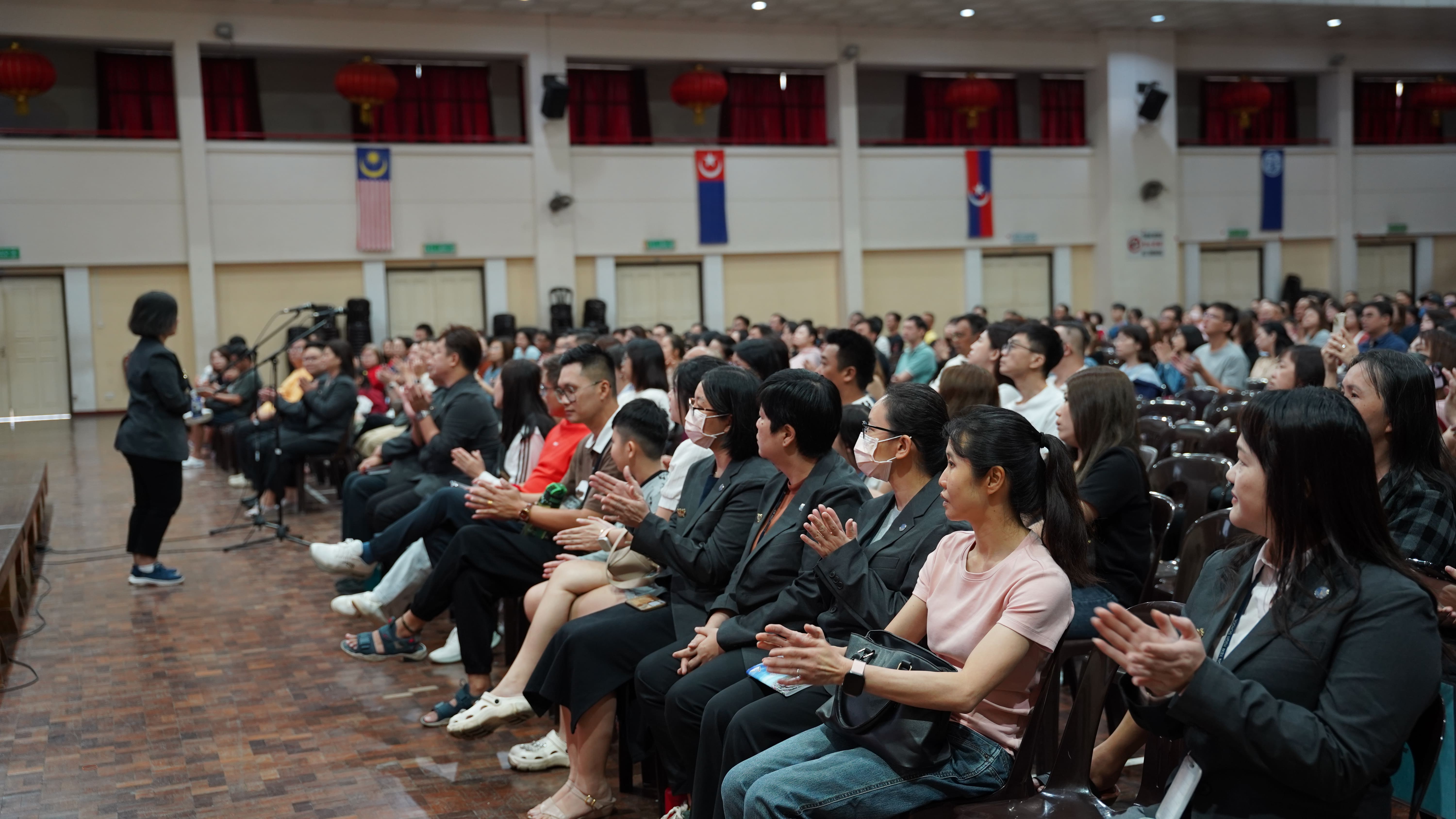 2026年初一新生家长交流会 圆满举行