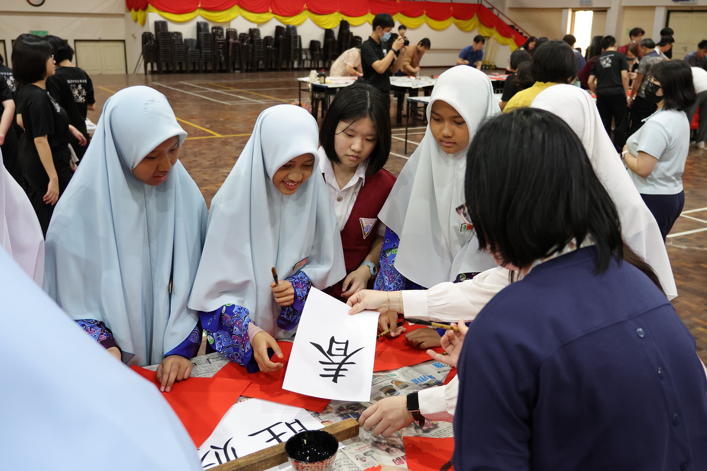 宽柔中学古来分校 & Sekolah Menengah Islam Hidayah 挥春体验与跨文化交流
