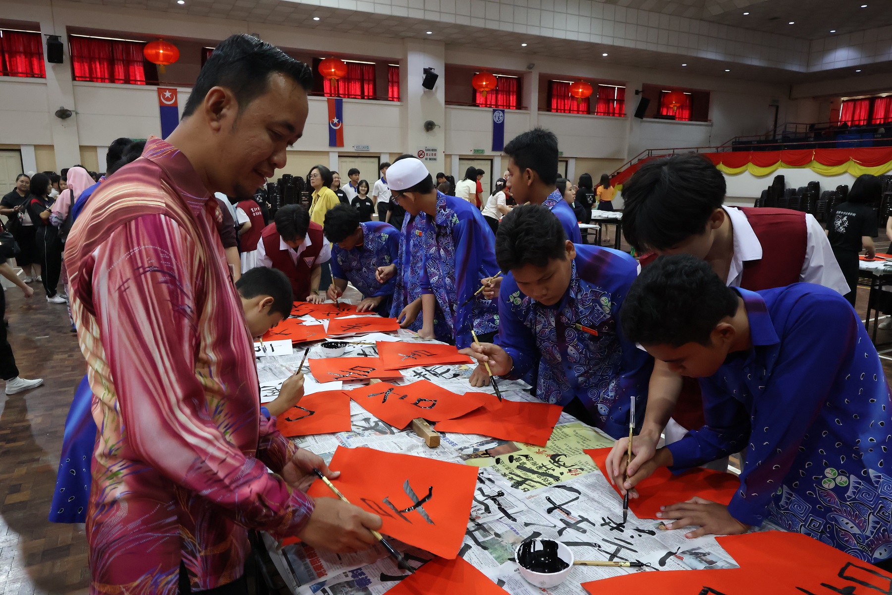 宽柔中学古来分校 & Sekolah Menengah Islam Hidayah 挥春体验与跨文化交流