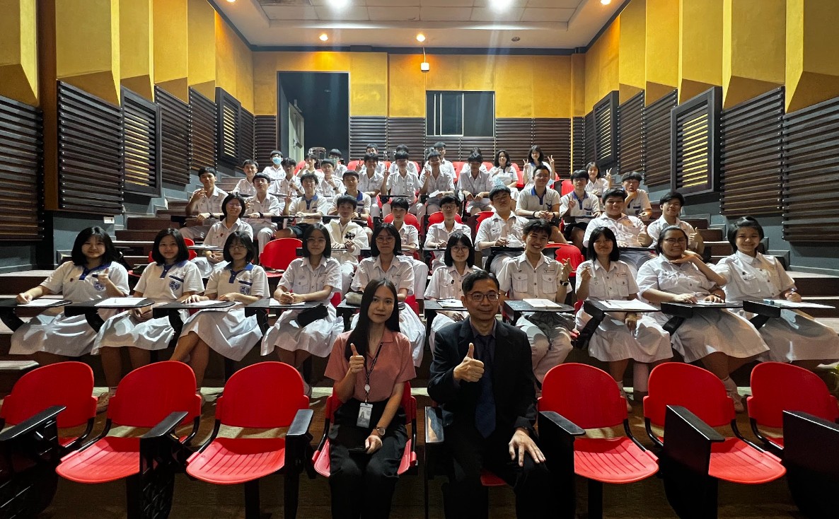 杨国丰校友返校举办会计讲座圆满结束
