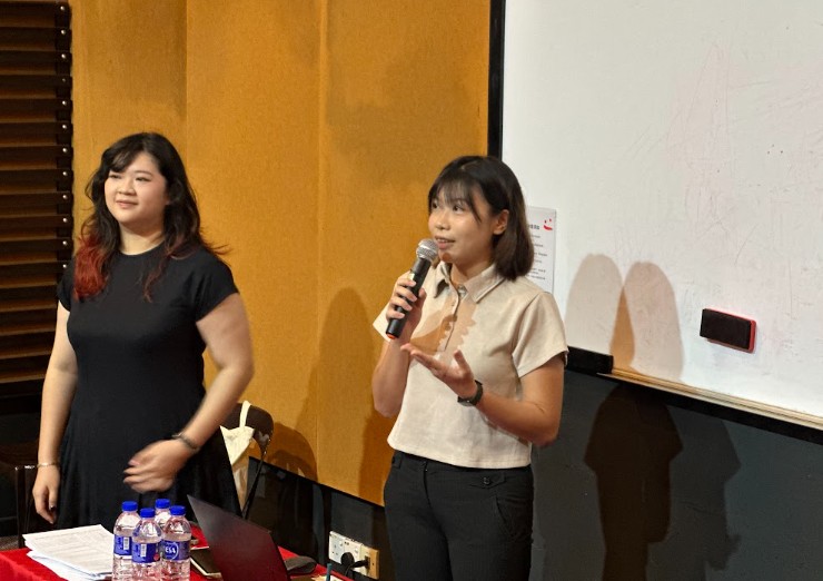 林宜芊校友分享中国美术学院深厚的文化底蕴及办学特色。