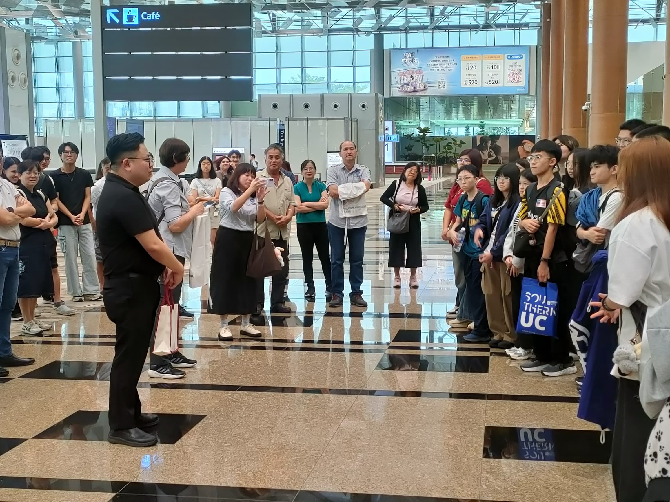 古来分校升学辅导处符祥靖主任对赴台毕业生叮嘱