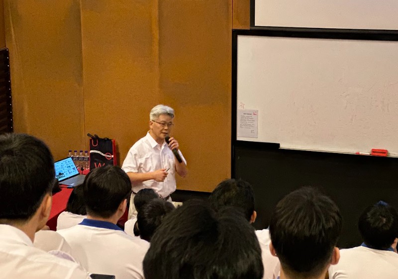 蔡锦俊教授介绍国立台湾成功大学的办学特色，让同学们深入了解成功大学。